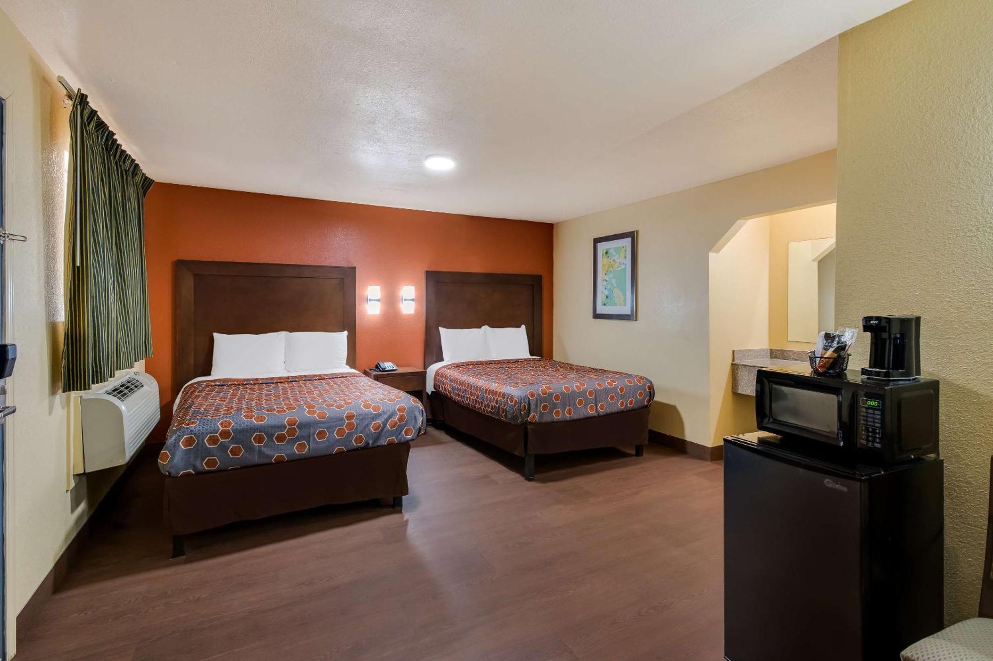 Rodeway Inn & Suites East New Orleans Exterior photo